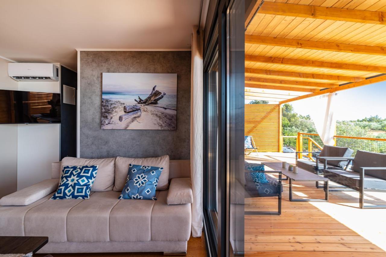 La Vie Est Belle Villa Drage Luaran gambar